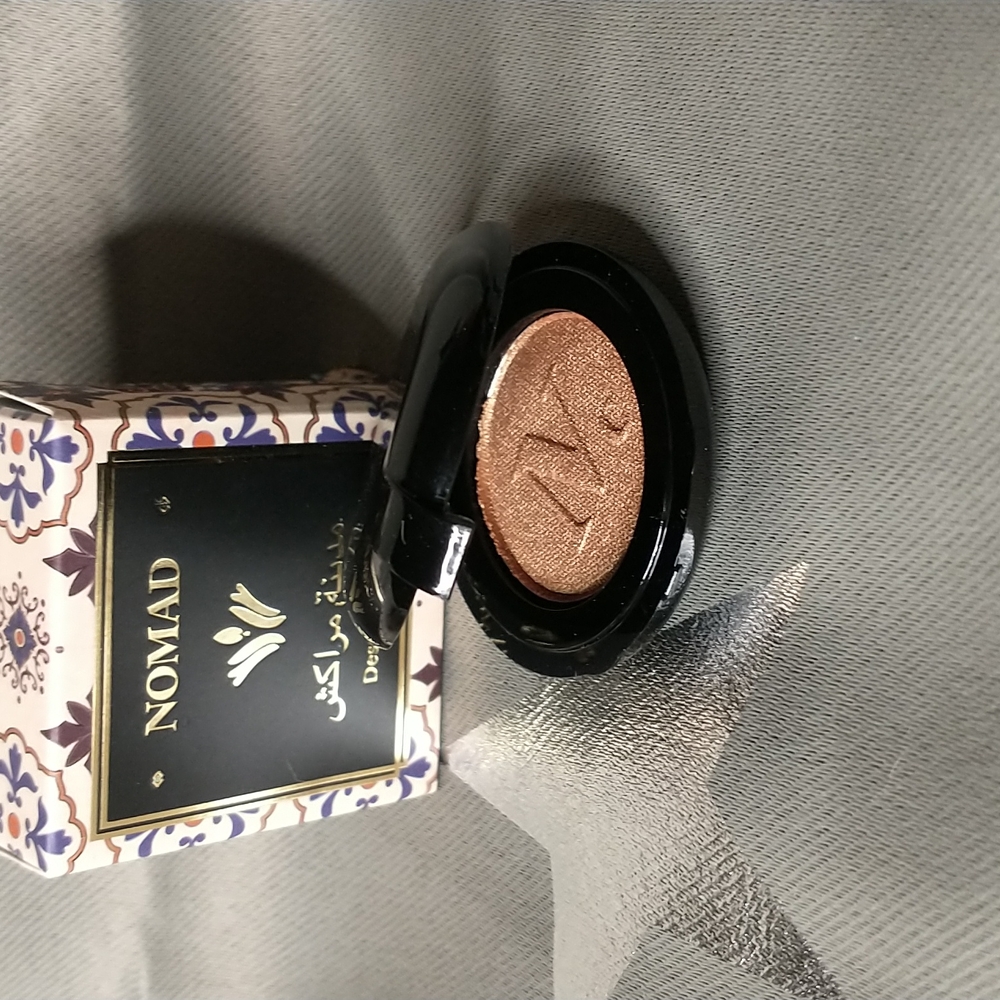 Nomad cosmetics intense eyeshadow - dessert sands